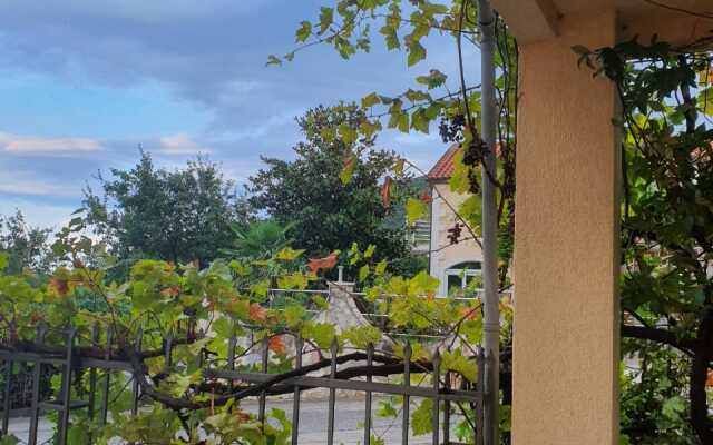 Bechichi Sanset Apartments