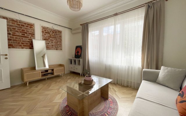 Апартаменты 2BR+2Bath entire apt with Balcony at central location