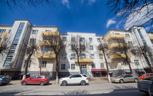 Na Kommunisticheskoy Apartments