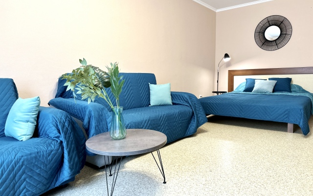 Iris s Dizaynerskim Oformleniyem, Ryadom Mat i Ditya Apartments