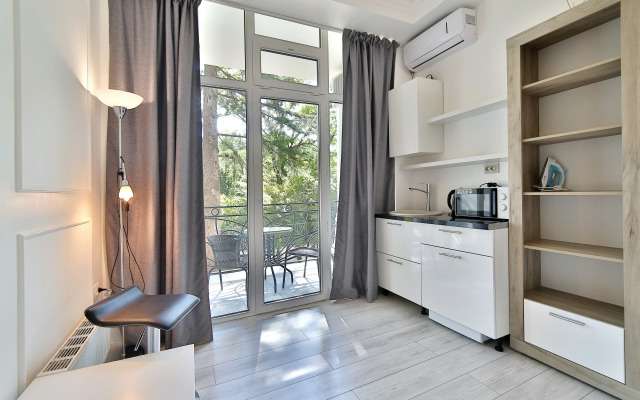 Апартаменты ApartAmore Покровский Парк Стандарт с Видом на Парк