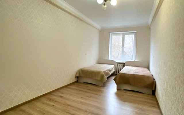 Trekhkomnatnye v Tsentre Kislovodska Apartment