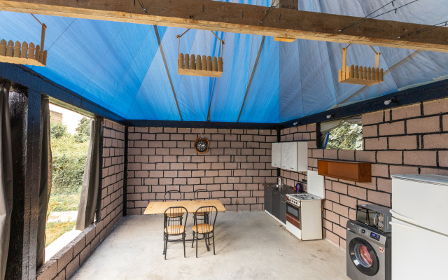 manushak Guest house