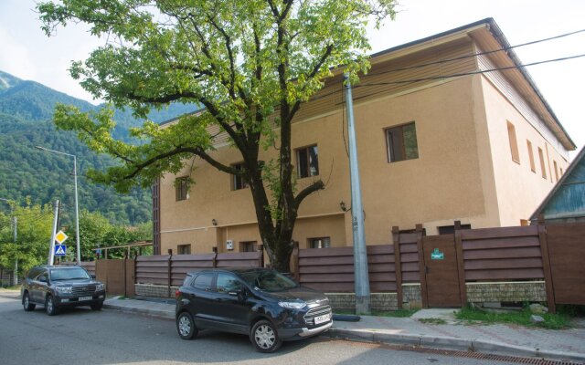 Na Polyane Guest house
