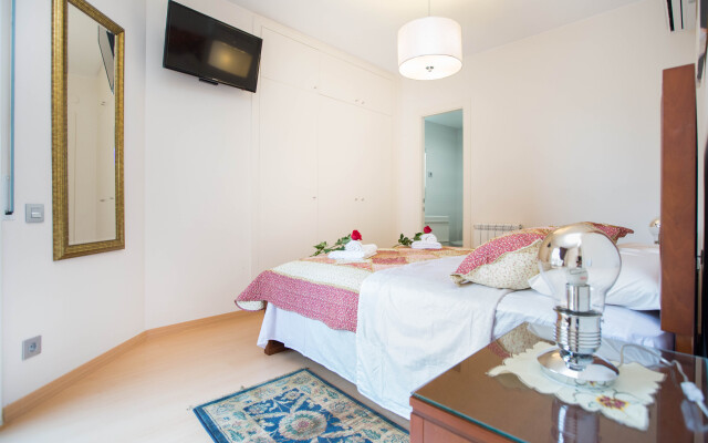 Апартаменты Golden Central Muntaner Stay Barcelona