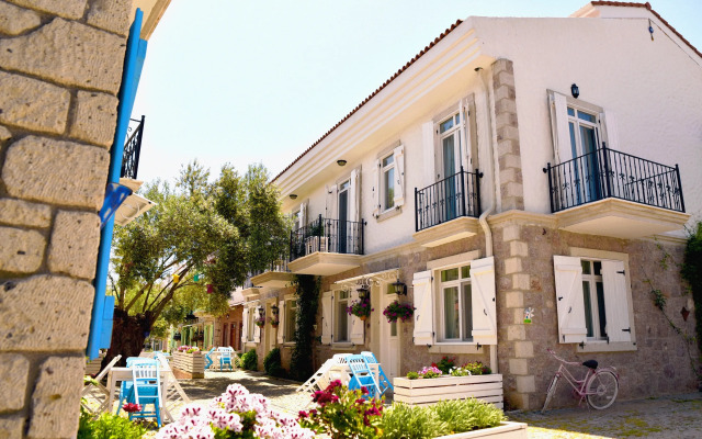 Zeytin Arası Apart Otel