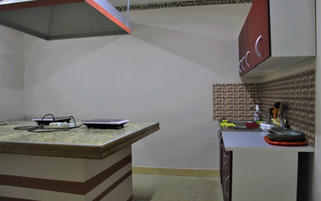 Karmin-Mariner Hotel