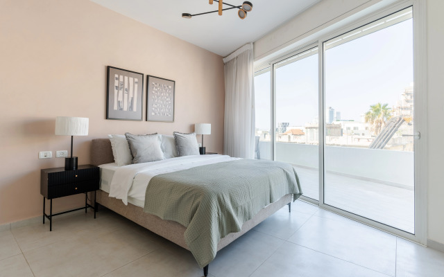 Blueground at Nahalat Bynamin ID47 Apartments