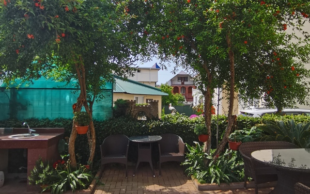 Zhemchuzhina. V gostyakh u Valentiny Guest House