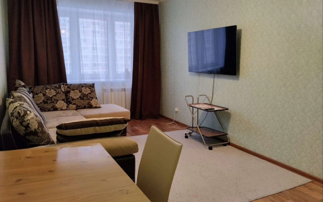 Na Ulitse Andreya Bushueva 4 Flat