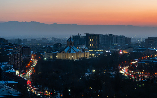 KeyGo #0123, 2 Bedroom, Near Yeritasardutyan Park, View of Ararat Apartments