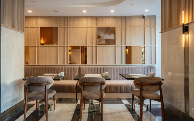 Awen Hotel Lara