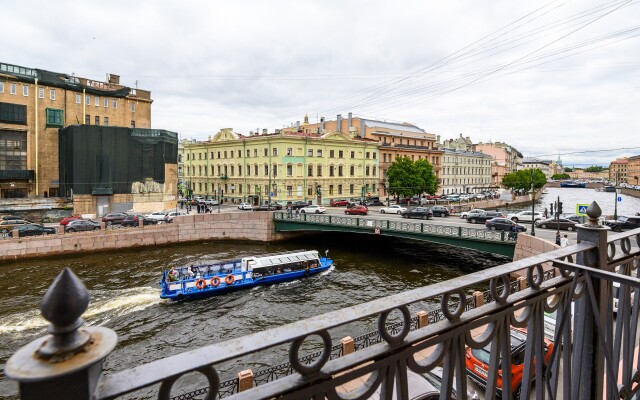 Solo na naberezhnoy reki Moyki 82 Guest house