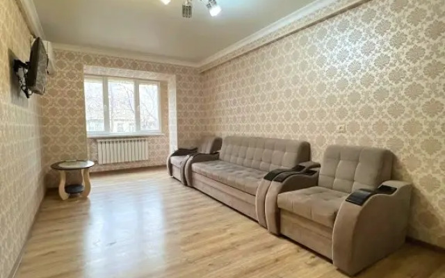 Trekhkomnatnye v Tsentre Kislovodska Apartment