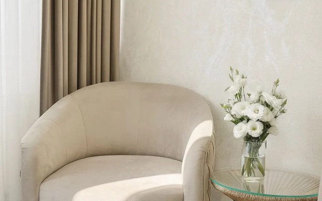 Royal Renaissance Hotel