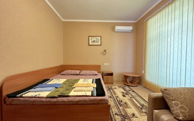 Na Revolyutsionnoy 31a Guest house