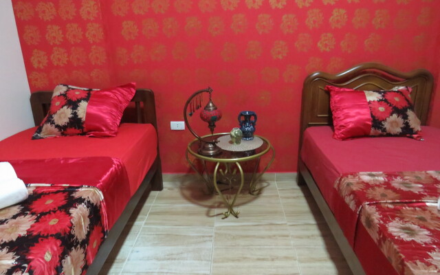 Yin Yang Ryadom S Morem RedSeaLine Apartments
