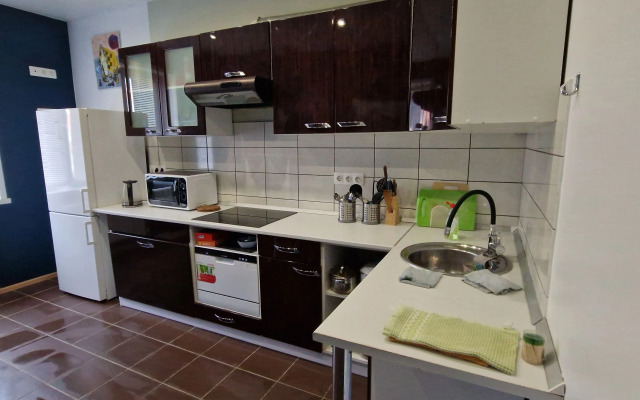 25 Let Oktyabrya Istra Posutochno Flat