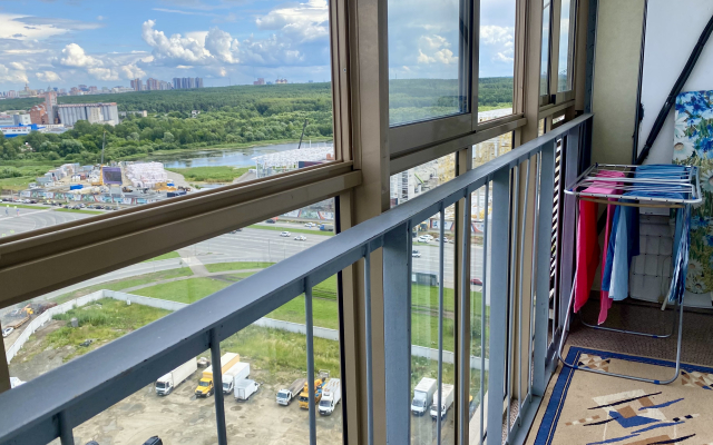 Vash Idealny Otdykh na Vysote s Panoramnym Vidom na Reku Flat - Apartment in تشيليابنسك - Photo 4