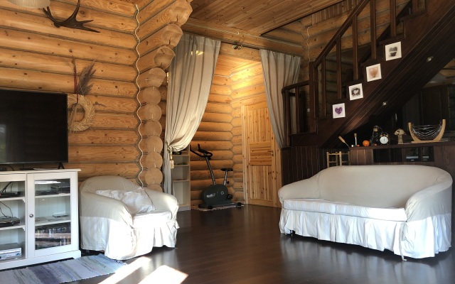 Гостевой Дом с Клёвой Рыбалкой в Своём Пруду, Около Реки