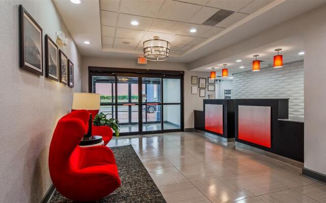 Отель Comfort Inn & Suites