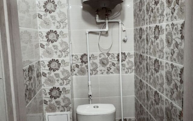 Ryadom S Naberezhnoy Flat