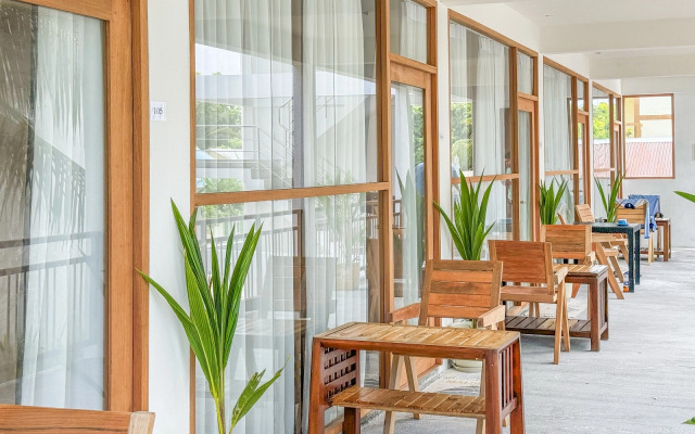 Lagoon Thoddoo Villa