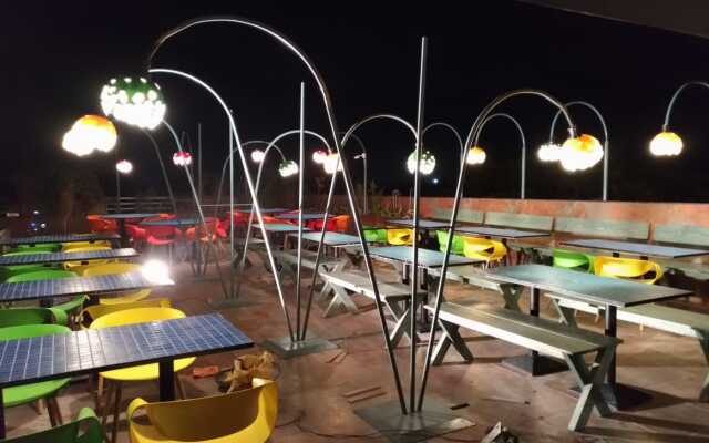 Humming Bird Hotel & Banquet Hotel