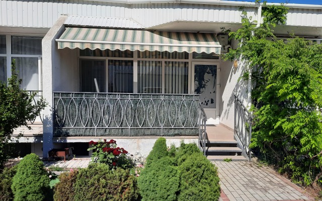Asmi Apartments