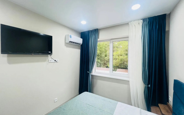 Tryokhmestnaya Studiya V Apart-Komplekse S Basseynom Apartment