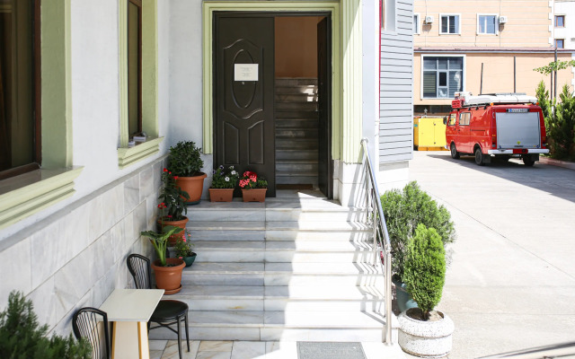37B Apartments