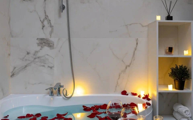 Апартаменты Угловые с ванной у окна