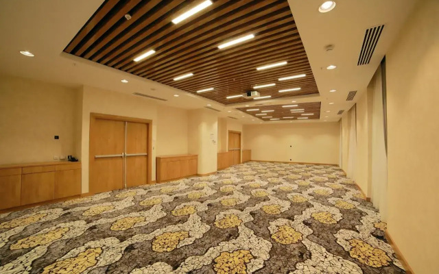 Отель Hilton Garden Inn Termez Airitom