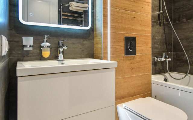 KRASROOM LYUKS v Centre Flat