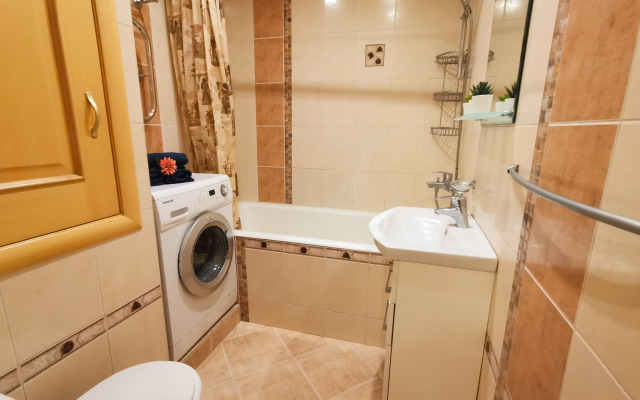Na Verkhne Proletarskoy 35 Flat