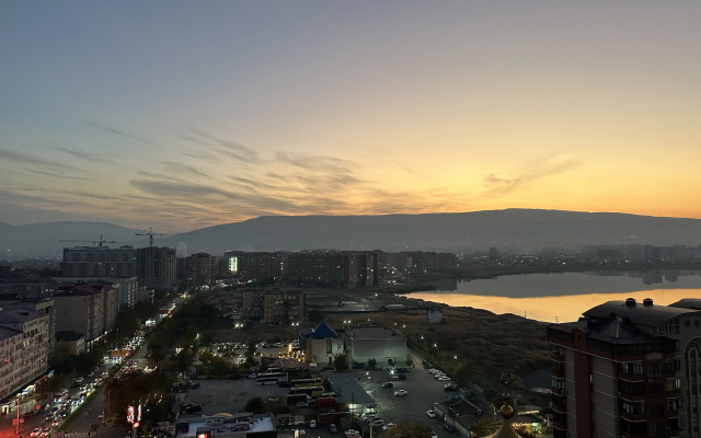 Квартира "Эленика" в Махачкале с видом на озеро и мечеть