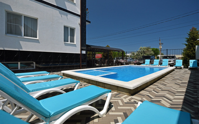 Goldleo Hotel