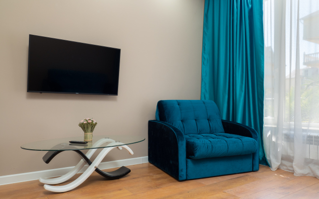 U Morya S Basseinom V ZhK Solnechniy apt 14 Apartments