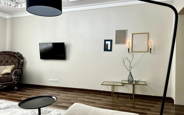 Квартира Просторная с Закрытым Двором и Кондиционером