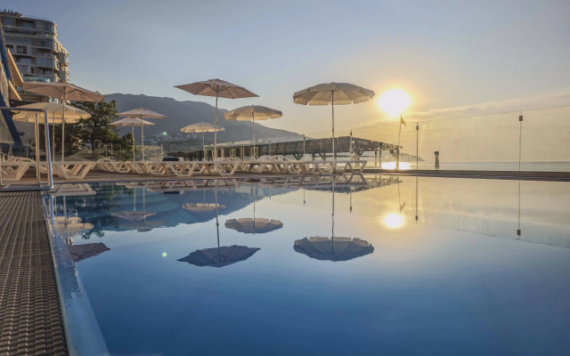 Отель Левант