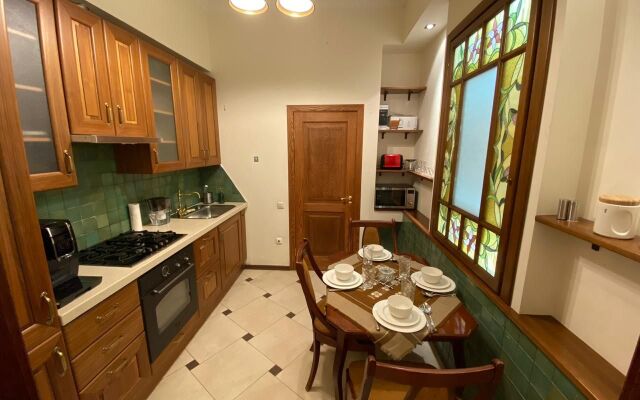 Апартаменты Историческая Квартира с Камином