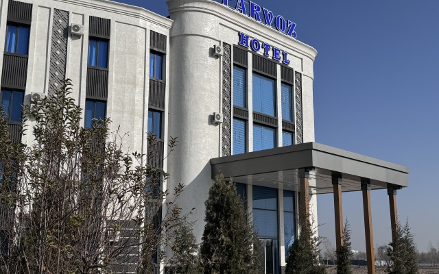 Parvoz Hotel