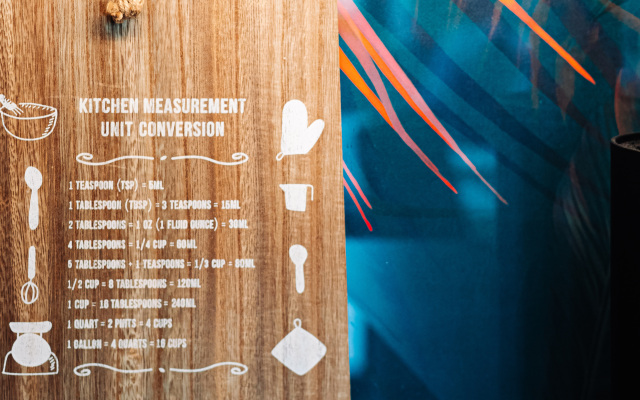 Апартаменты Lalapart Tropikana с ярким ремонтом на 30 этаже небоскреба Савеловский Сити