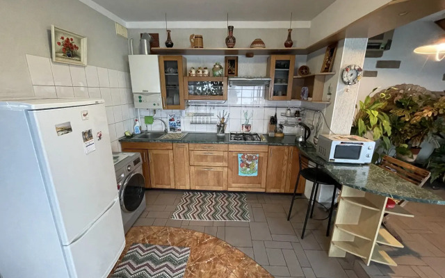 Dvukhetazhny Na Ulitse Drazhinskogo 33 Private house