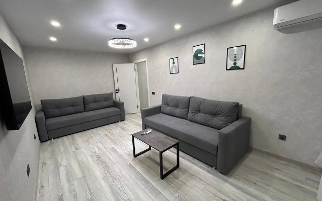 Ryadom S Metro Apartments