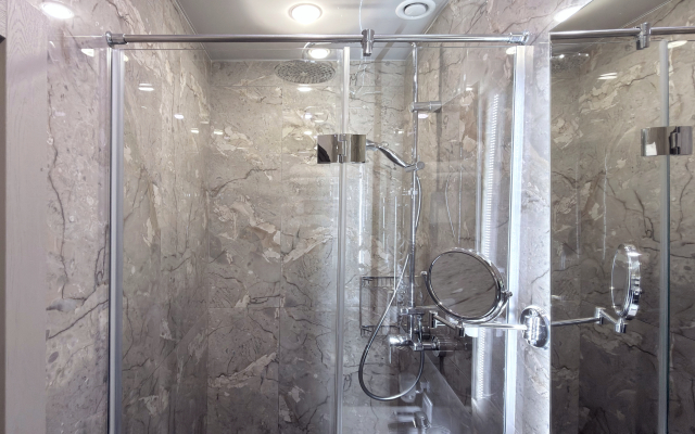 Mirror Ot Progosti Apartment