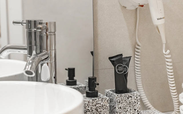 Travertin Siesta Apartments