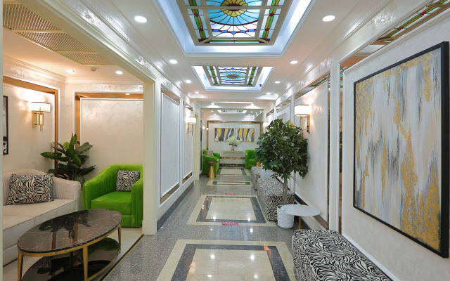 Ganjali Plaza Hotel