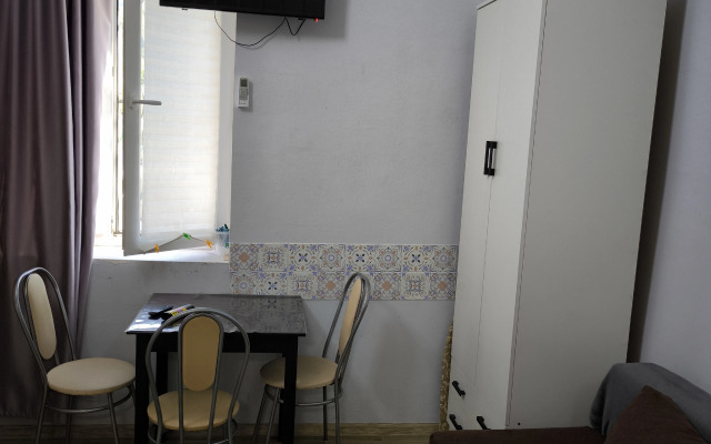 Uyutnaya Studiya vozle Morya Flat