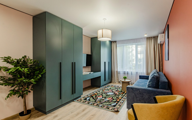 2 Kom S Dizaynerskim Remontom V Tsentre Flat